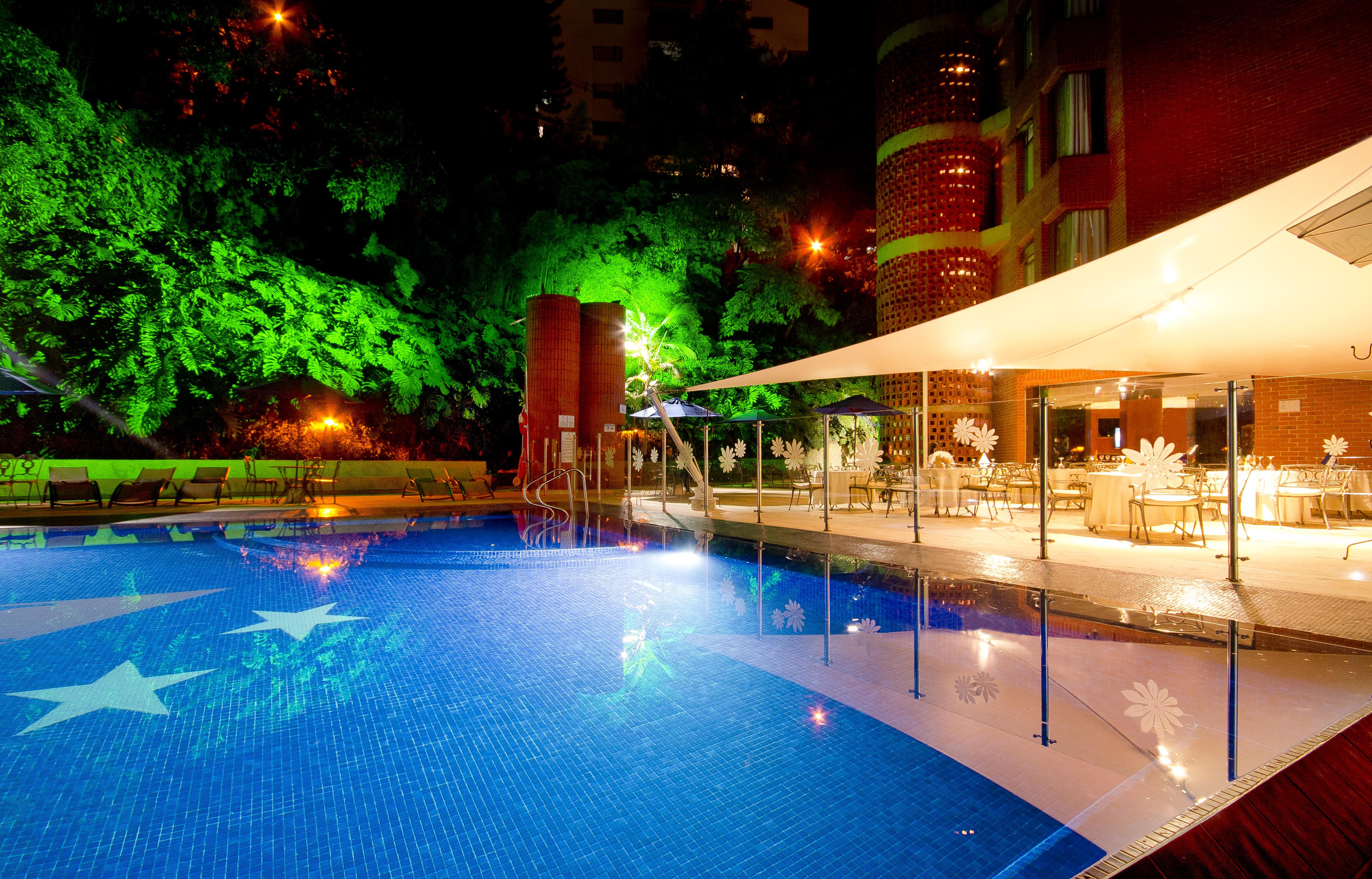 Hotel Dann Carlton Belfort Медельин Экстерьер фото Swimming pool